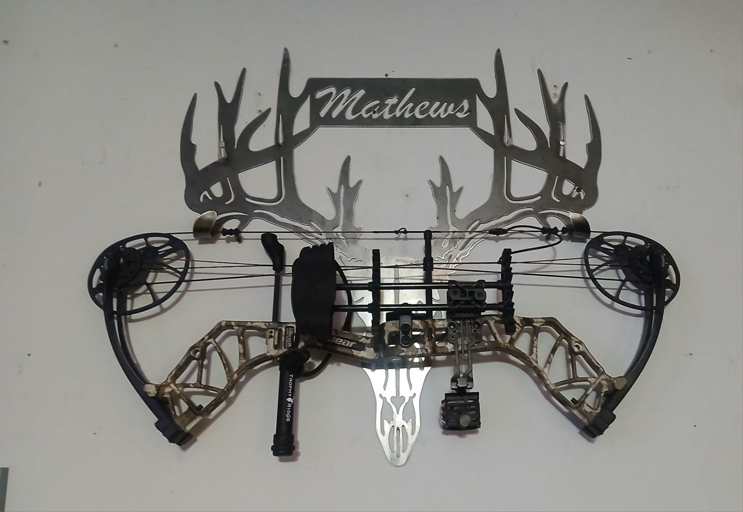 Bow Wall Mount