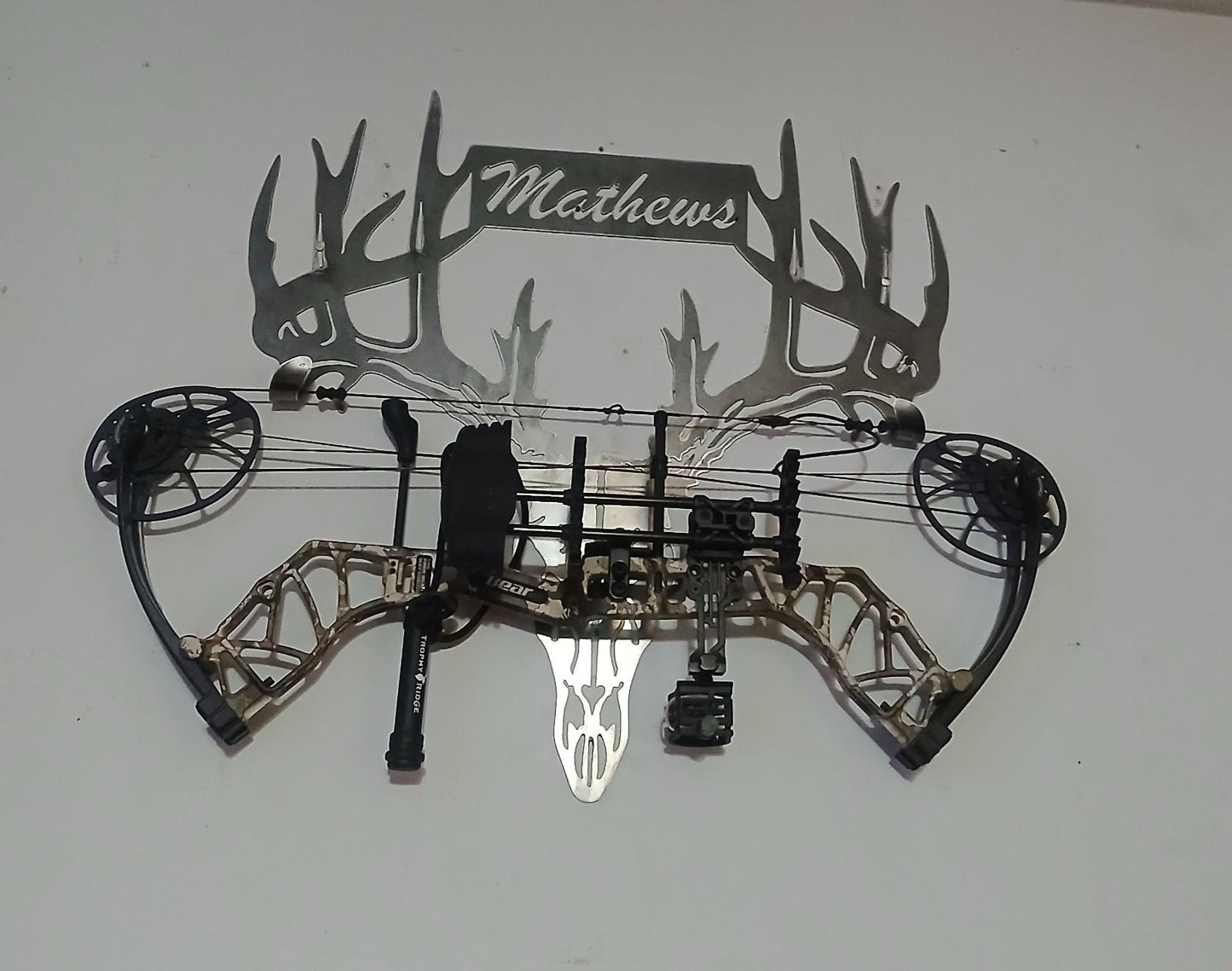 Bow Wall Mount