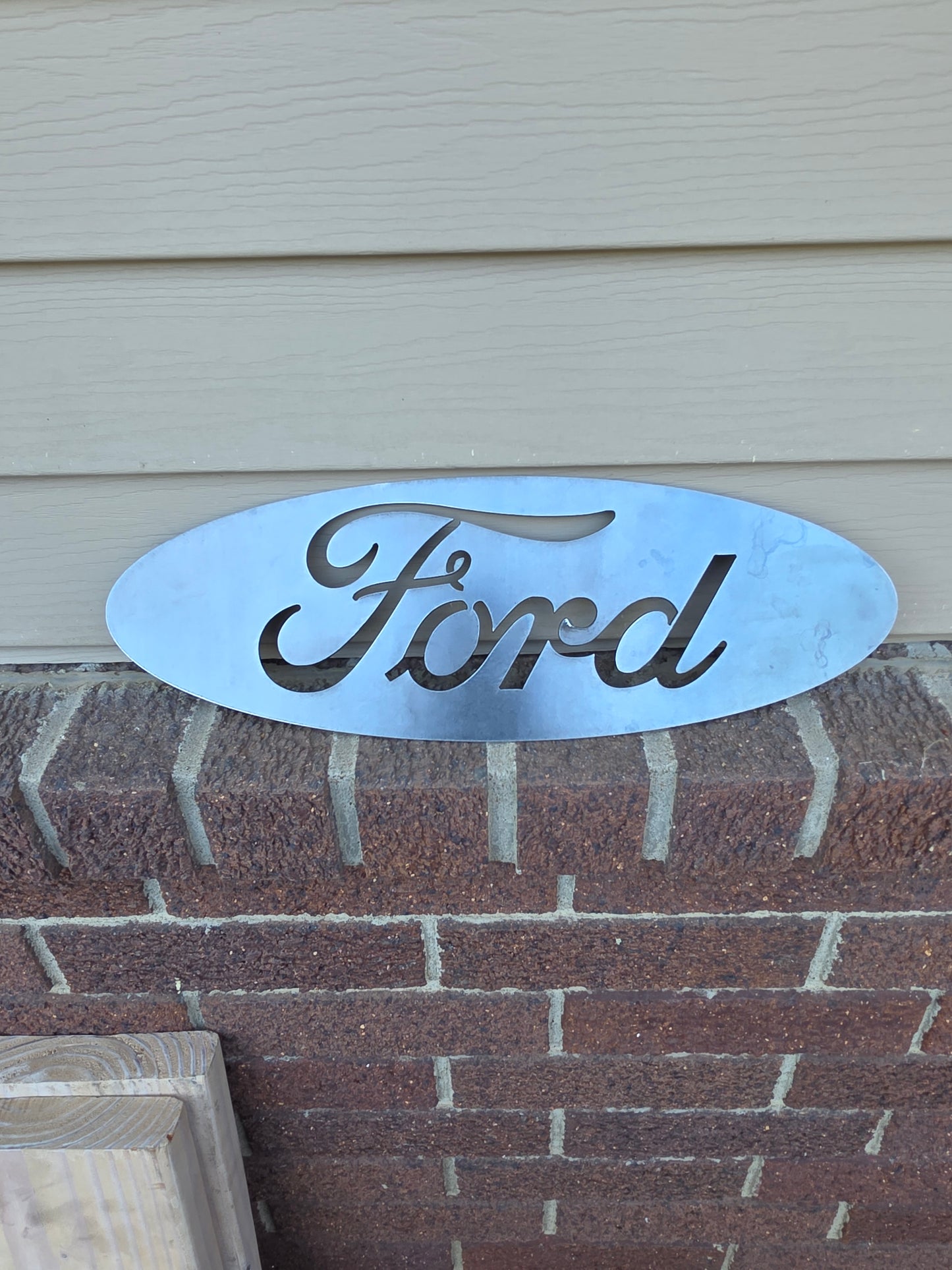 Ford oval