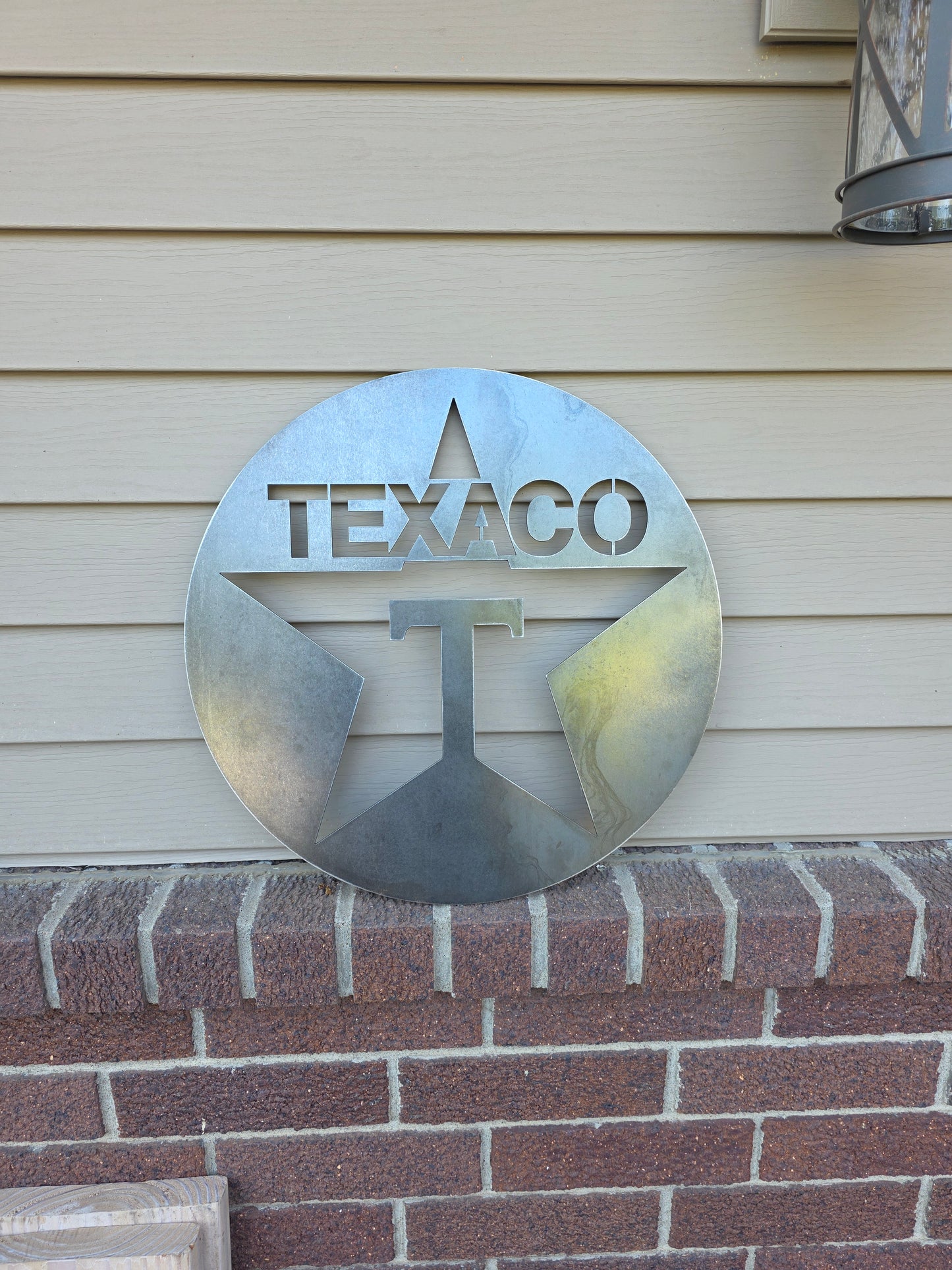 Texaco T sign